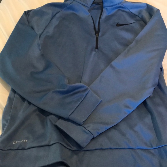 Half zip Pullover Sweatshirt - Picture 2 of 4